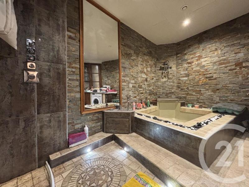 Moulin - 280 m² - 6 pièces