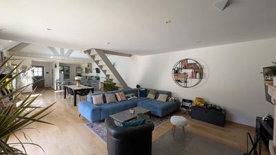 Maison - 166 m² - 6 pièces