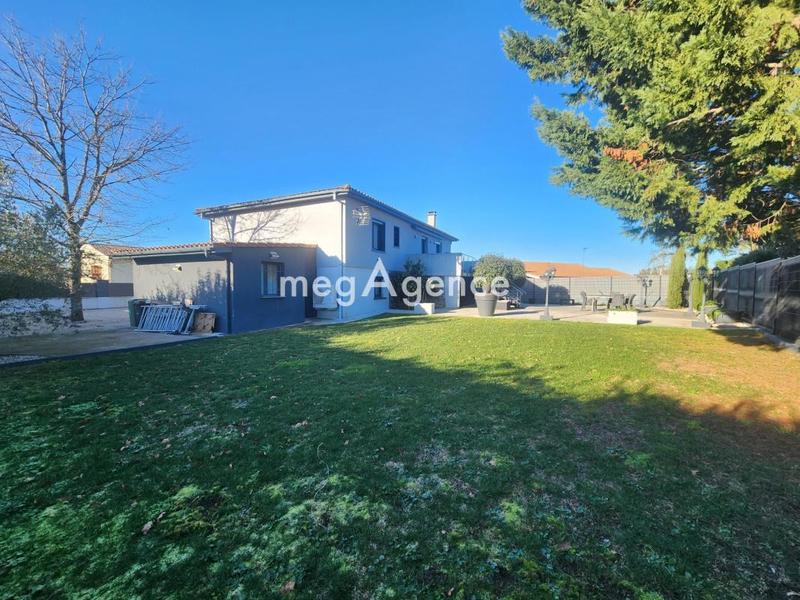 Maison - 180 m² - 5 pièces