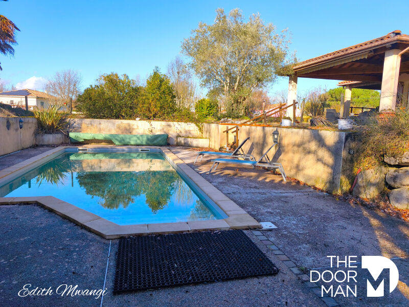 Maison - 102 m² - 5 pièces