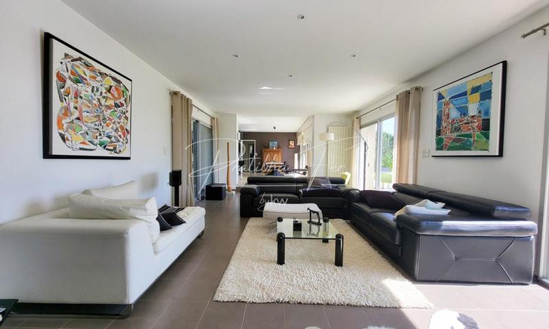 Maison - 166 m² - 5 pièces