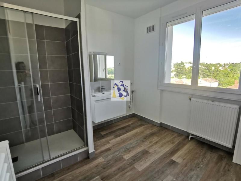 Appartement - 72 m² - 2 pièces