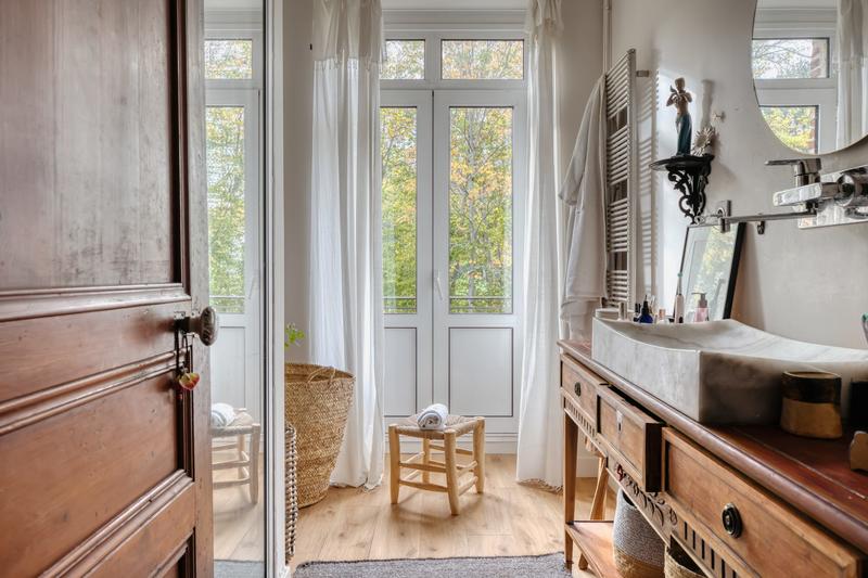 Maison - 313 m² - 13 pièces