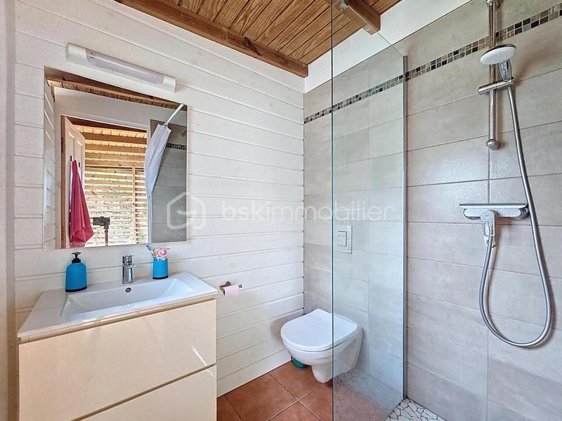 Propriété - 211 m² - 9 pièces