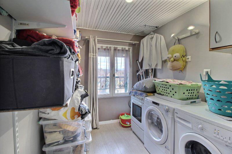 Appartement - 145 m² - 8 pièces