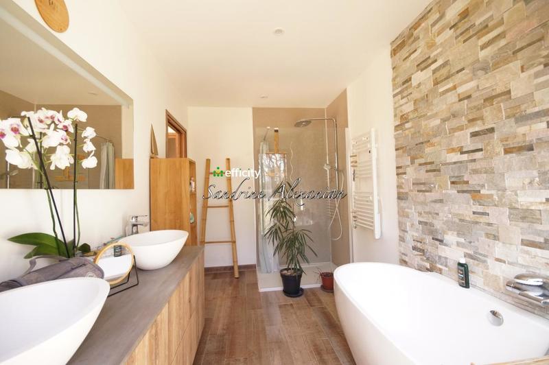 Maison - 155 m² - 6 pièces