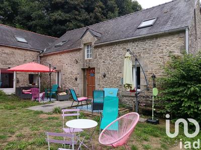 Maison - 180 m² - 8 pièces