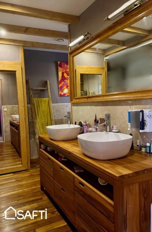 Maison - 245 m² - 8 pièces