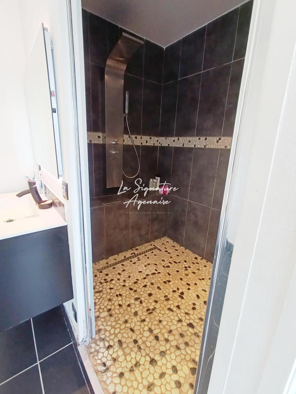 Maison - 217 m² - 7 pièces