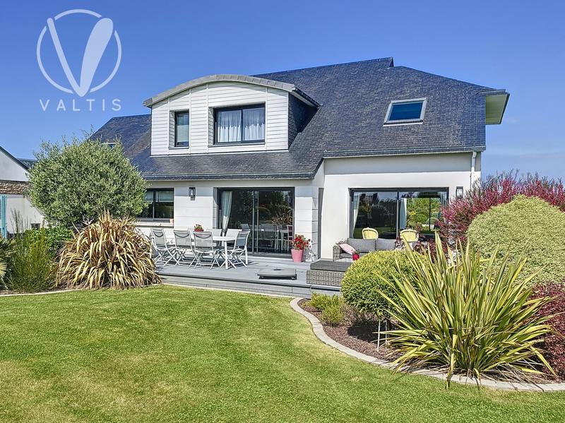 Maison contemporaine - 200 m² - 7 pièces