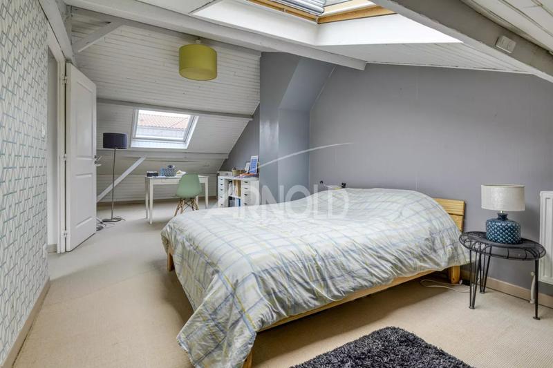 Maison - 161 m² - 9 pièces