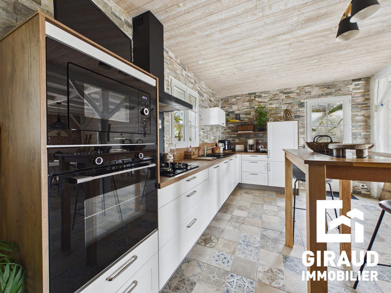 Maison - 162 m² - 8 pièces