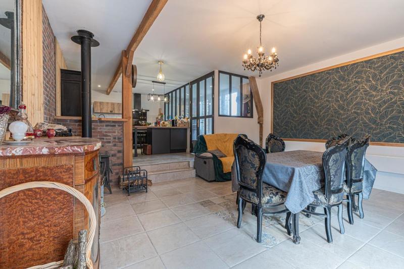 Maison - 380 m² - 9 pièces