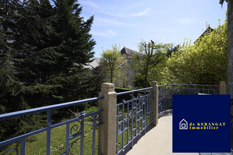 Maison - 262 m² - 9 pièces