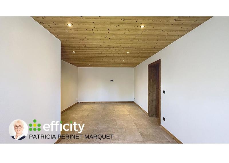 Maison - 225 m² - 8 pièces