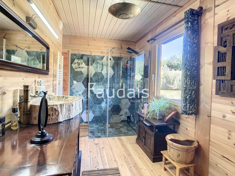 Propriété - 147 m² - 6 pièces