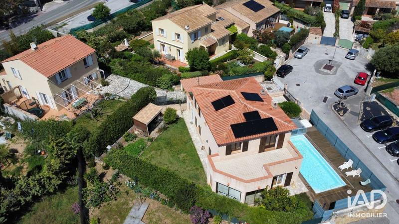 Maison - 160 m² - 6 pièces