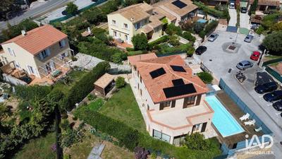 Maison - 160 m² - 6 pièces