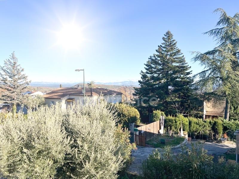 Maison - 222 m² - 7 pièces