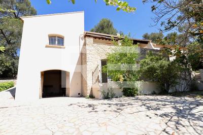 Maison - 250 m² - 14 pièces