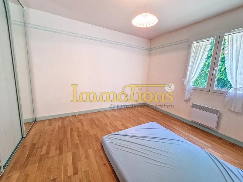 Maison - 330 m² - 9 pièces