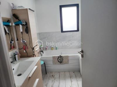 Maison - 93 m² - 4 pièces