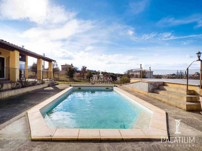 Maison - 165 m² - 5 pièces