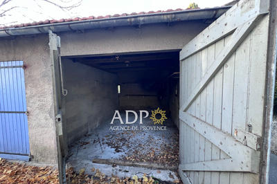 Parking / Garage - 12 m²