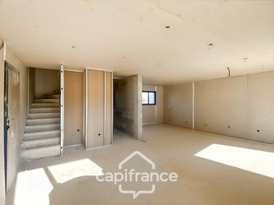 Maison - 93 m² - 4 pièces