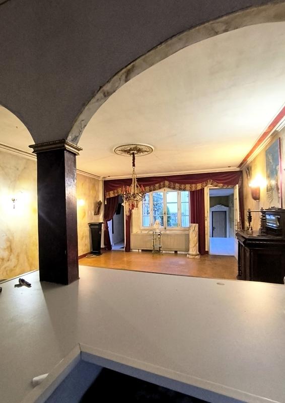 Maison - 229 m² - 8 pièces