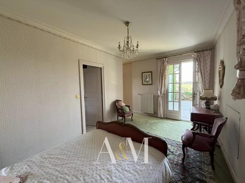 Propriété - 275 m² - 7 pièces