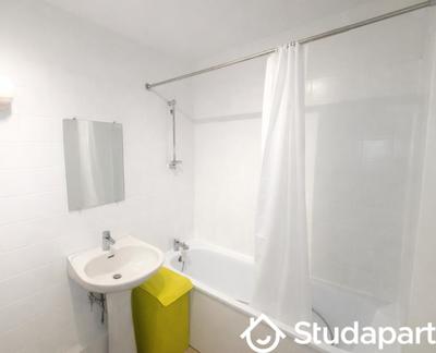 Chambre - 9 m² - 1 pièce