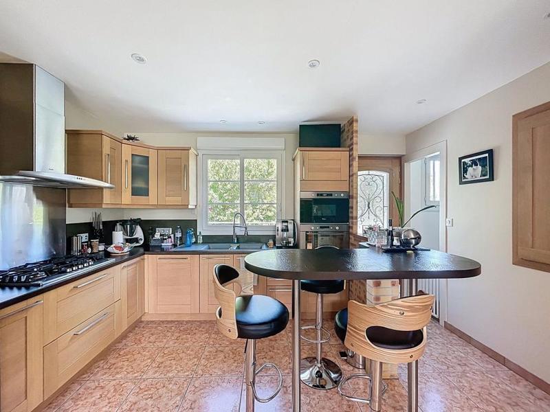 Pavillon - 145 m² - 6 pièces