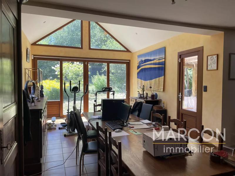 Maison - 208 m² - 7 pièces