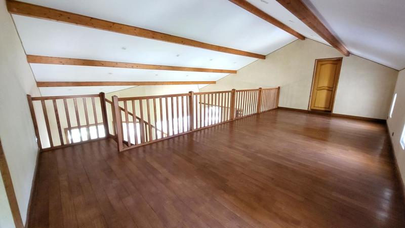 Maison - 161 m² - 8 pièces