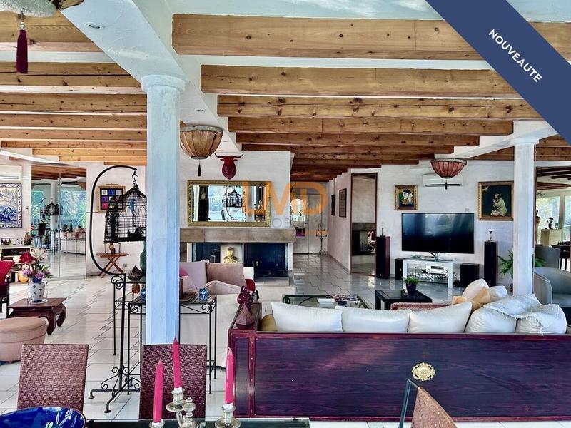 Maison d'architecte - 405 m² - 8 pièces