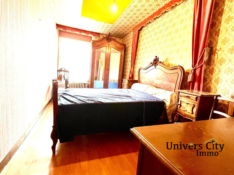 Maison - 207 m² - 9 pièces