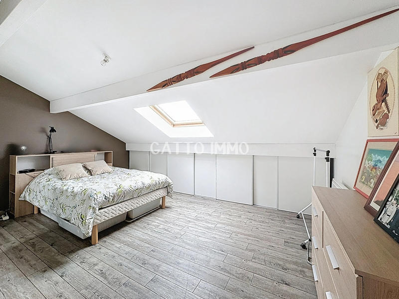 Maison - 177 m² - 7 pièces