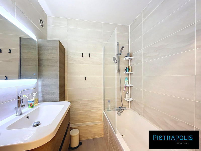 Appartement - 93 m² - 4 pièces