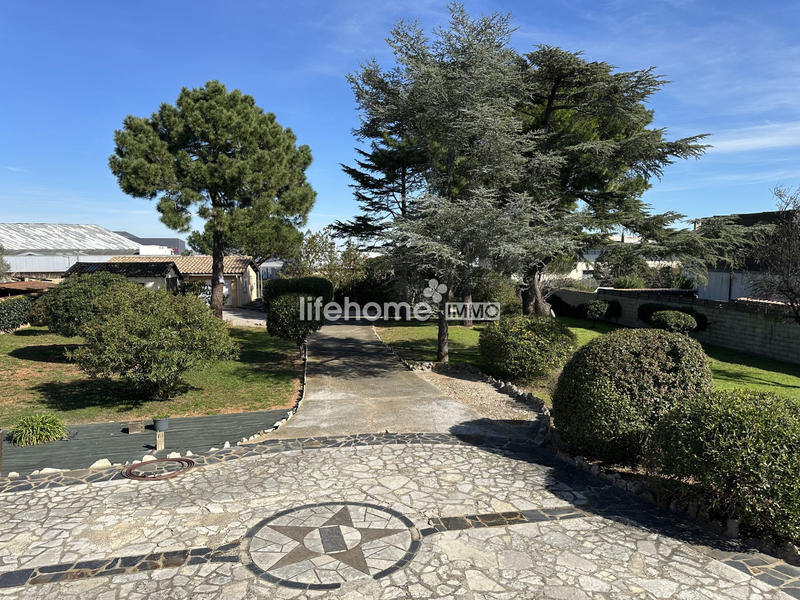 Maison - 198 m² - 8 pièces