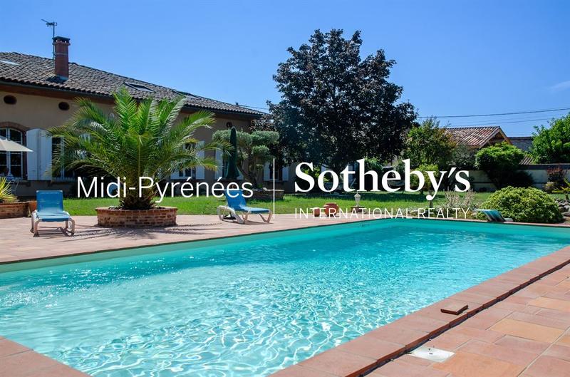 Maison - 498 m² - 14 pièces