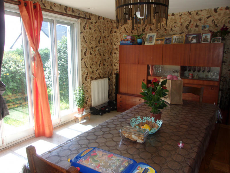 Maison - 90 m² - 5 pièces