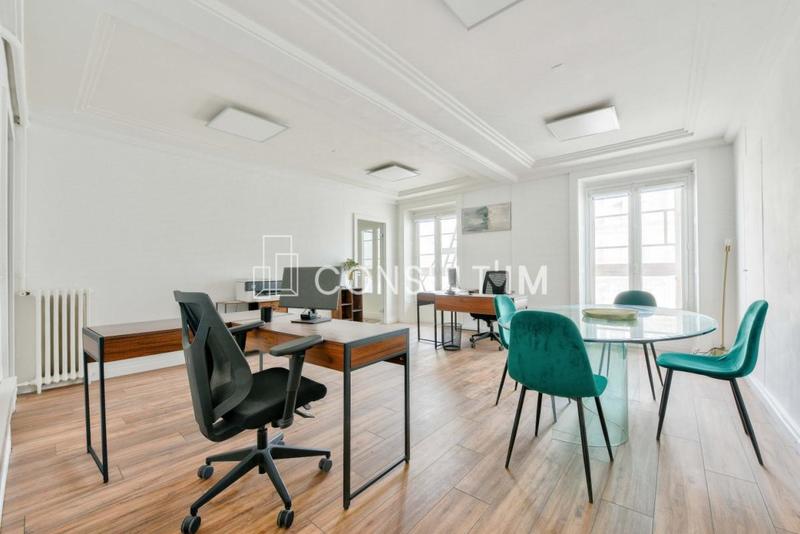 Bureau - 270 m² - 13 pièces