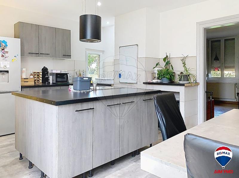 Maison - 93 m² - 5 pièces