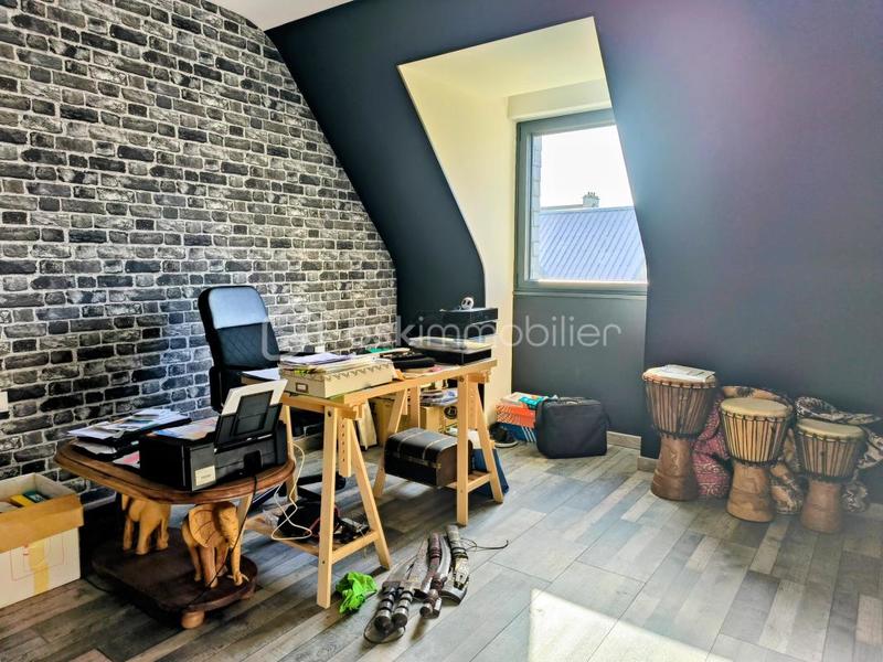 Maison traditionnelle - 174 m² - 6 pièces