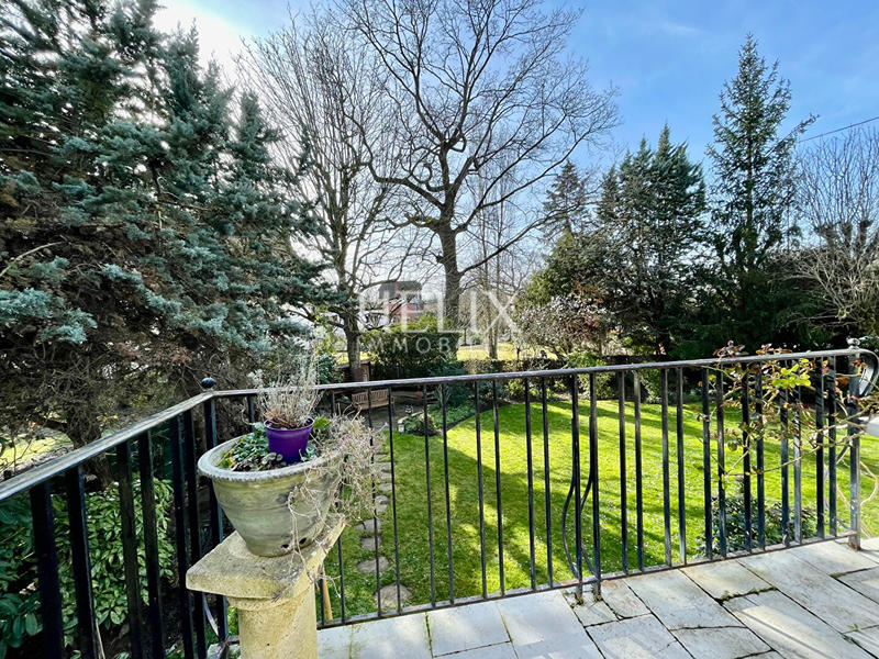 Maison - 200 m² - 7 pièces