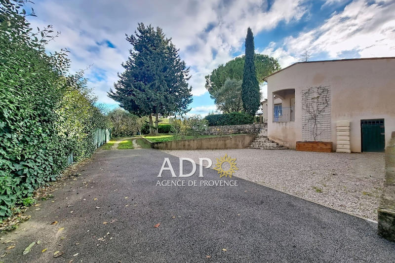 Maison - 104 m² - 4 pièces