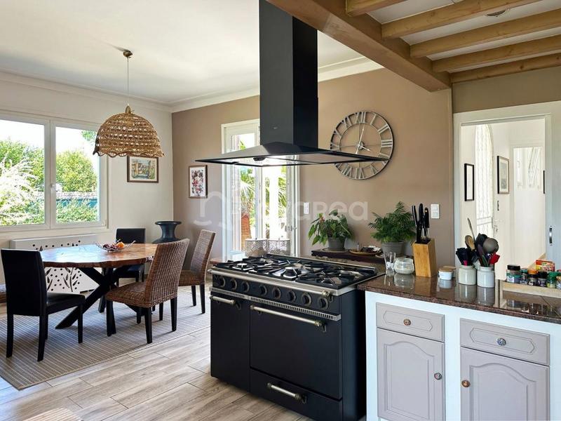 Maison - 195 m² - 7 pièces