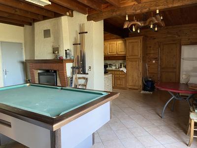 Maison traditionnelle - 352 m² - 23 pièces