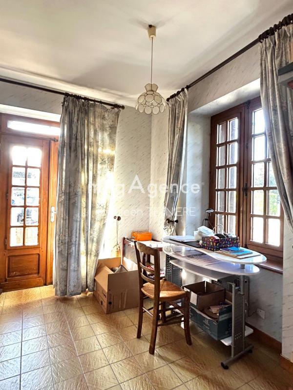 Maison - 200 m² - 7 pièces